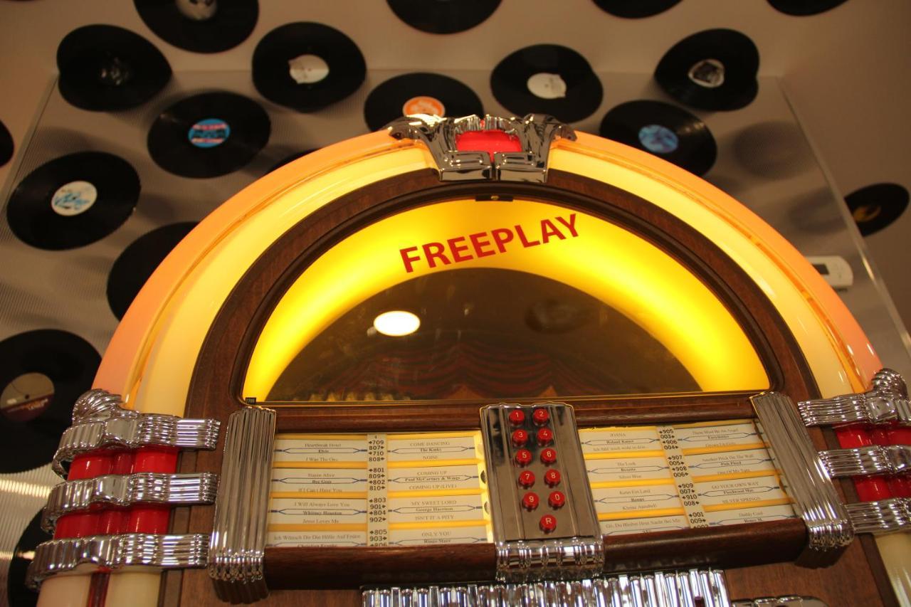 Jukebox Hotel Znojmo Ngoại thất bức ảnh