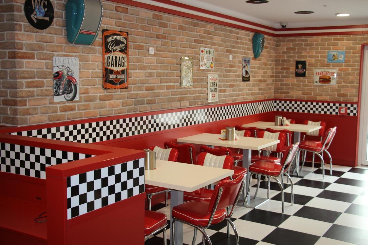 Jukebox Hotel Znojmo Ngoại thất bức ảnh