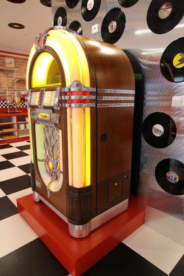 Jukebox Hotel Znojmo Ngoại thất bức ảnh
